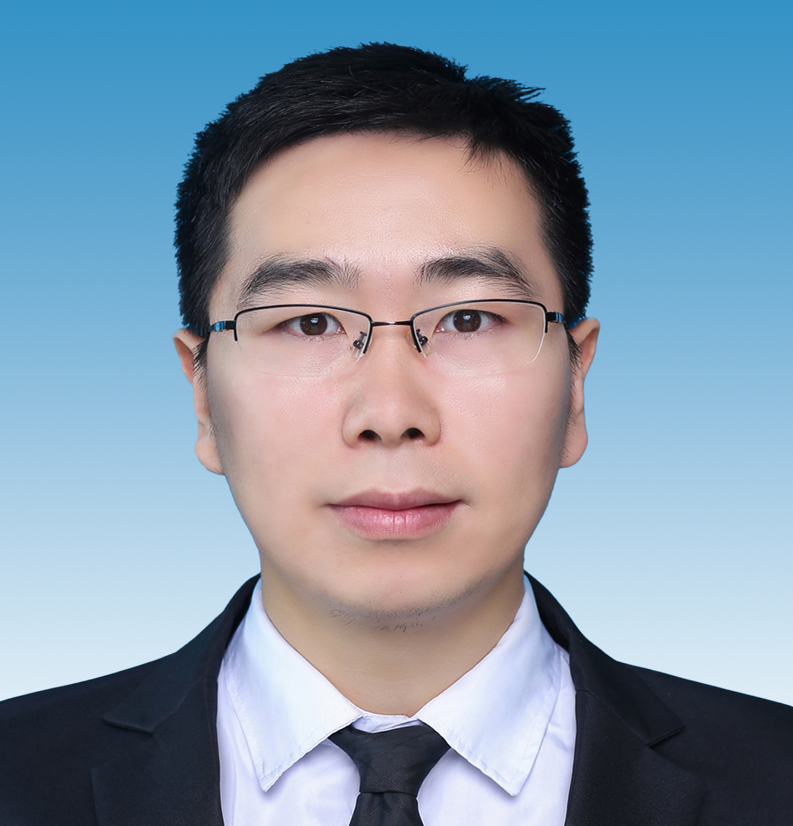 李必磊