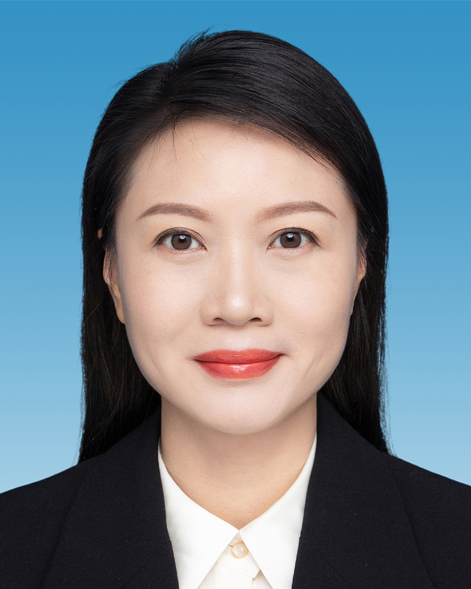 李霞