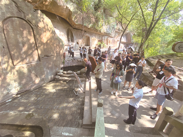 3 “长江文明 千年文脉”媒体采访团走(1150706)-20240926141217.jpg