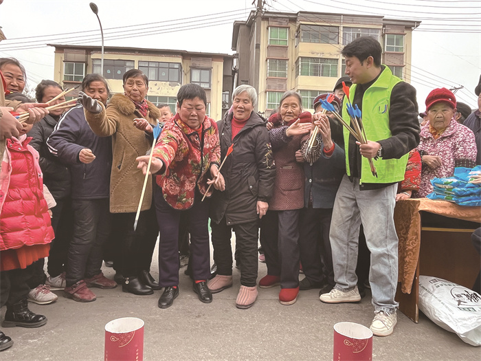 1  闹元宵 (组稿)配图2张(分离图)(1497385)-20250213090619.jpg