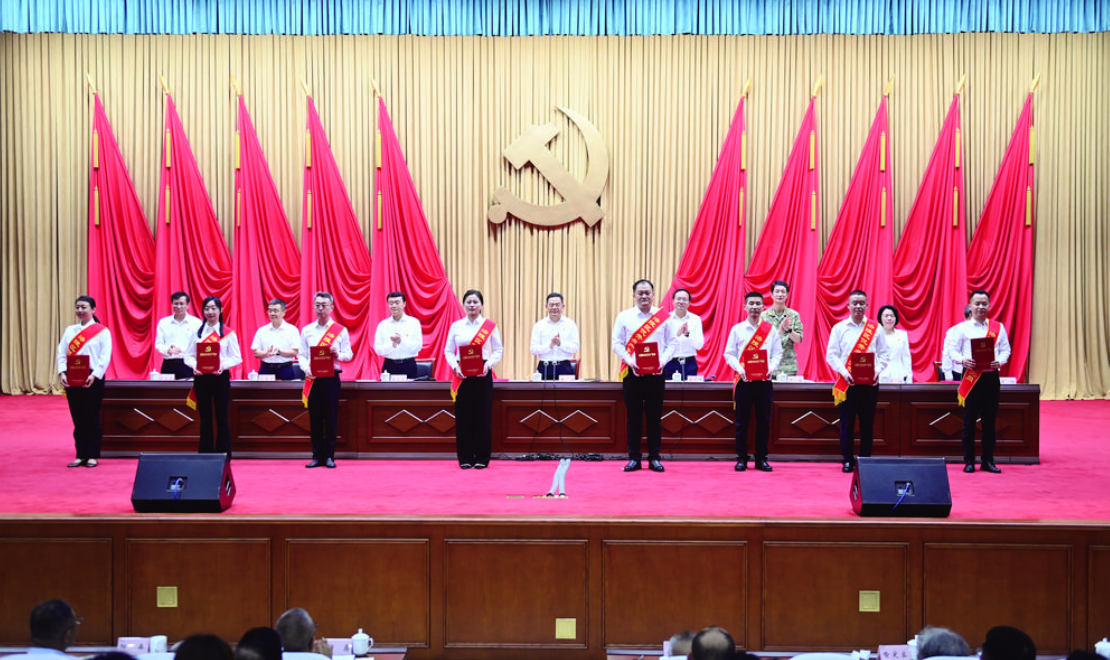涪陵区“两优一先”表彰大会现场 记者 朱志强 摄.png